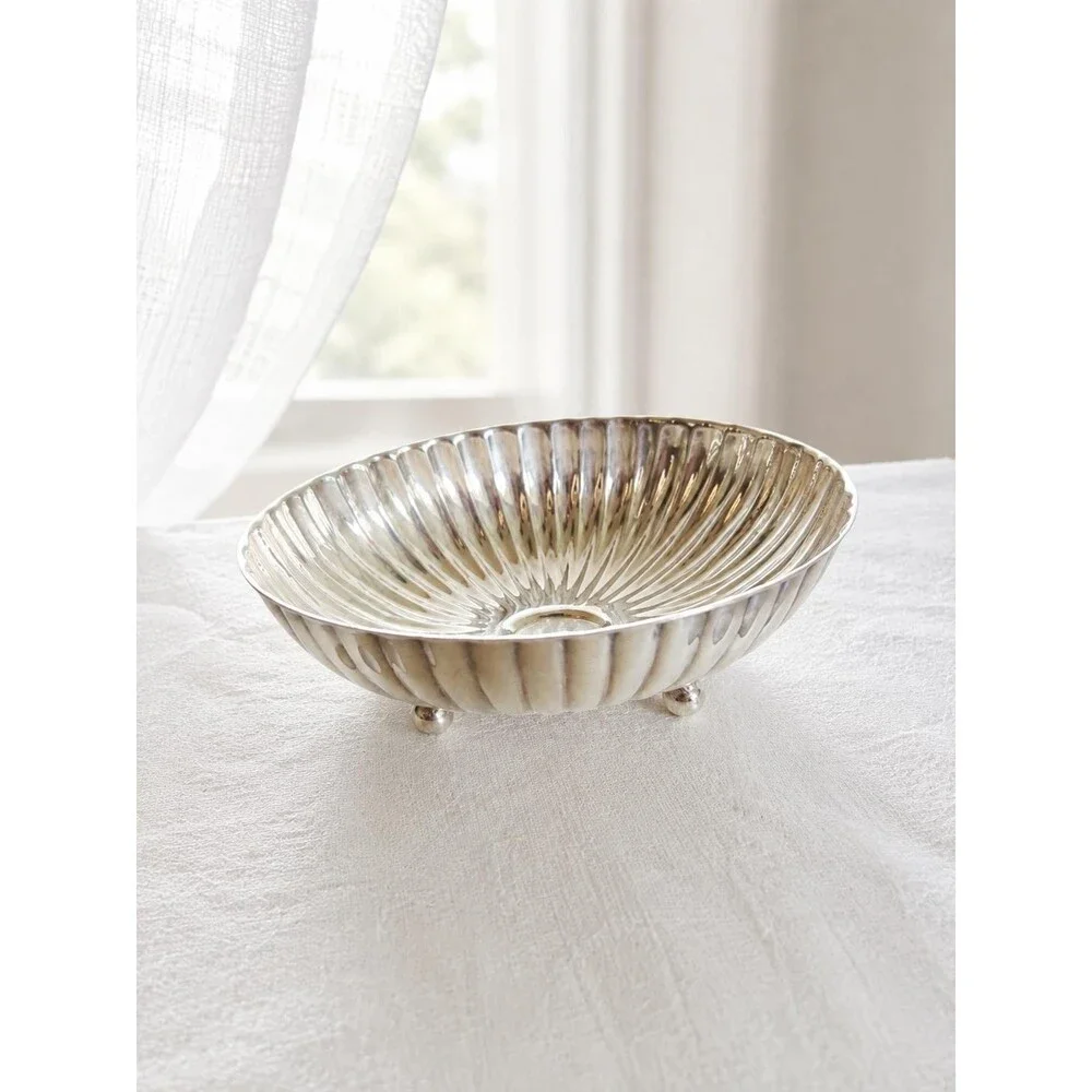 Unbranded beautiful vintage
